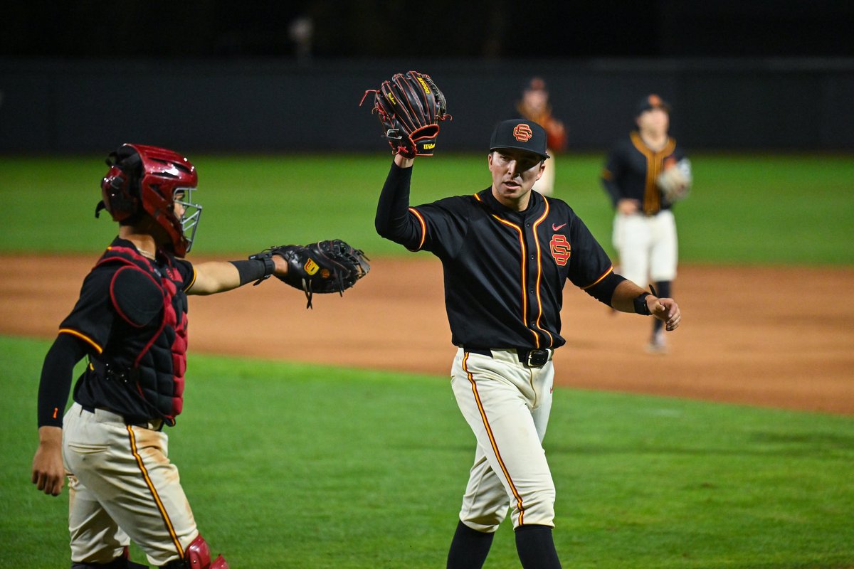 The Trojan Train keeps rolling. Last night’s win over No. 12 UC Irvine was USC’s 3rd victory against a Top 15 opponent in the last three weeks 🚂⚾️🔥 5️⃣ straight W’s 1️⃣2️⃣-4️⃣ since March 15 (start of the Stanford series) #FightOn