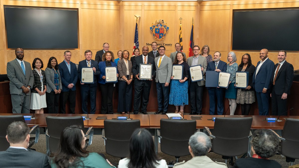 Yesterday, Councilmember Gabe Albornoz presented a proclamation celebrating #NationalPublicHealthWeek. Thank you to our public health workforce for their collective actions and commitment to ongoing collaboration and investment in the public health of all county residents.