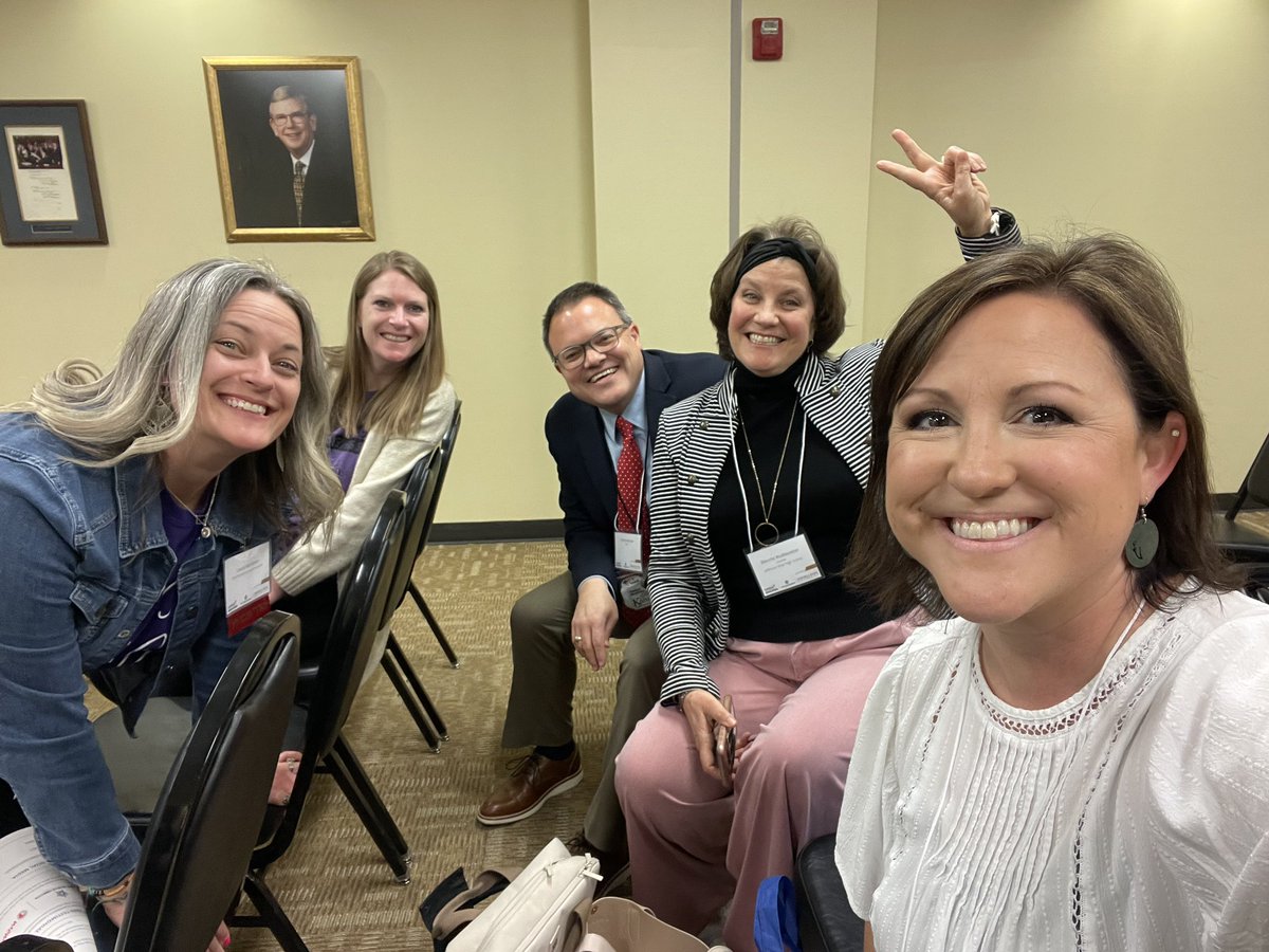 Representing @DerbySchoolsKS and @DNMSFalcons at the @ksdehq Civic Engagement Conference today!
@emporiastate @KansasVolunteer