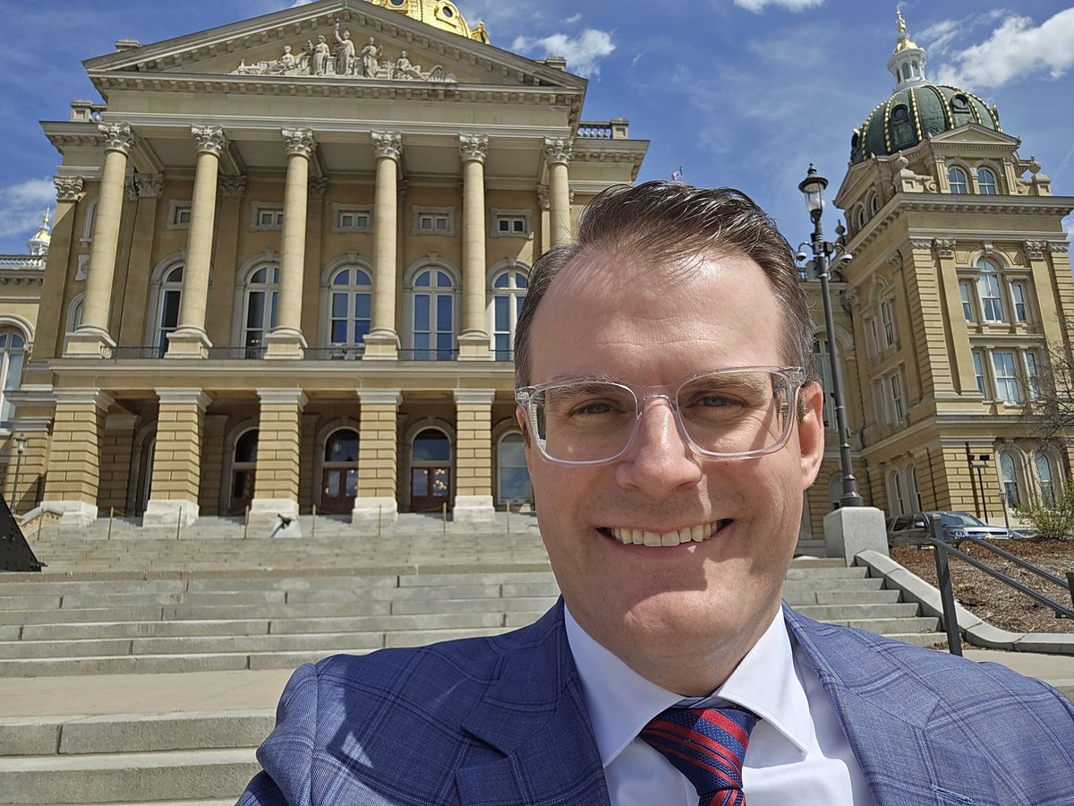 From the football field to the Capitol, I will always appreciate my @CentralCollege experience and education! Happy #HooRahDay! @CentralDutch @CUI_Football