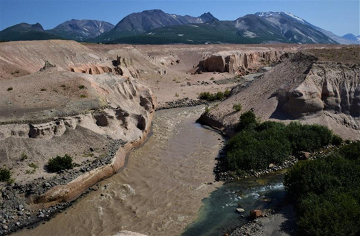 Q4 Pumice and ash @KatmaiNPS from volcano Novarupta in 1912 created a “year without summer” and lowered global temperatures by 1.6 degrees F. Where else have geologic events changed the shape of our NPS? #Parkchat Article from our friend @cairochris nps.gov/katm/blogs/bac…