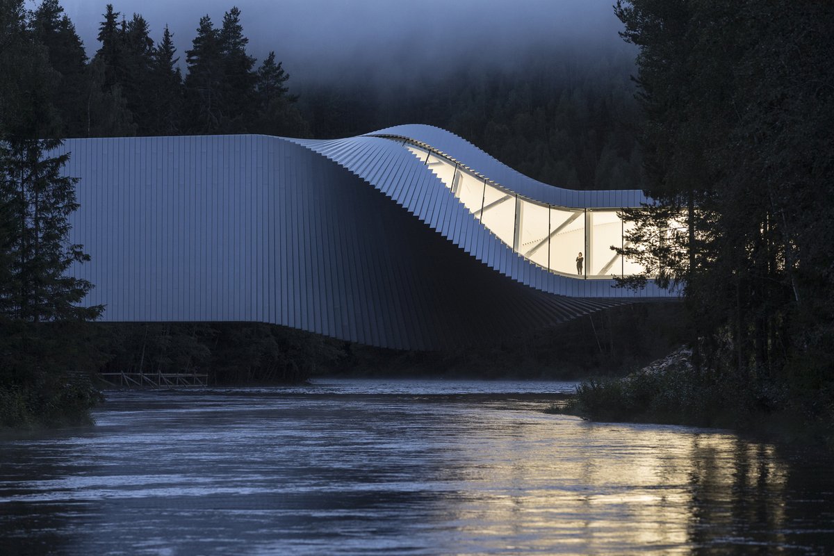 Project name: The Twist Museum
Architects: Bjarke Ingels Group | Year: 2019 | Photographs: Laurian Ghinitoiu
Localisation: Norway
#TheTwistMuseum #BIGarchitecture #NorwegianDesign #KistefosArtPark #BridgeArt #InnovativeArchitecture #SustainableDesign #InteractiveExperience