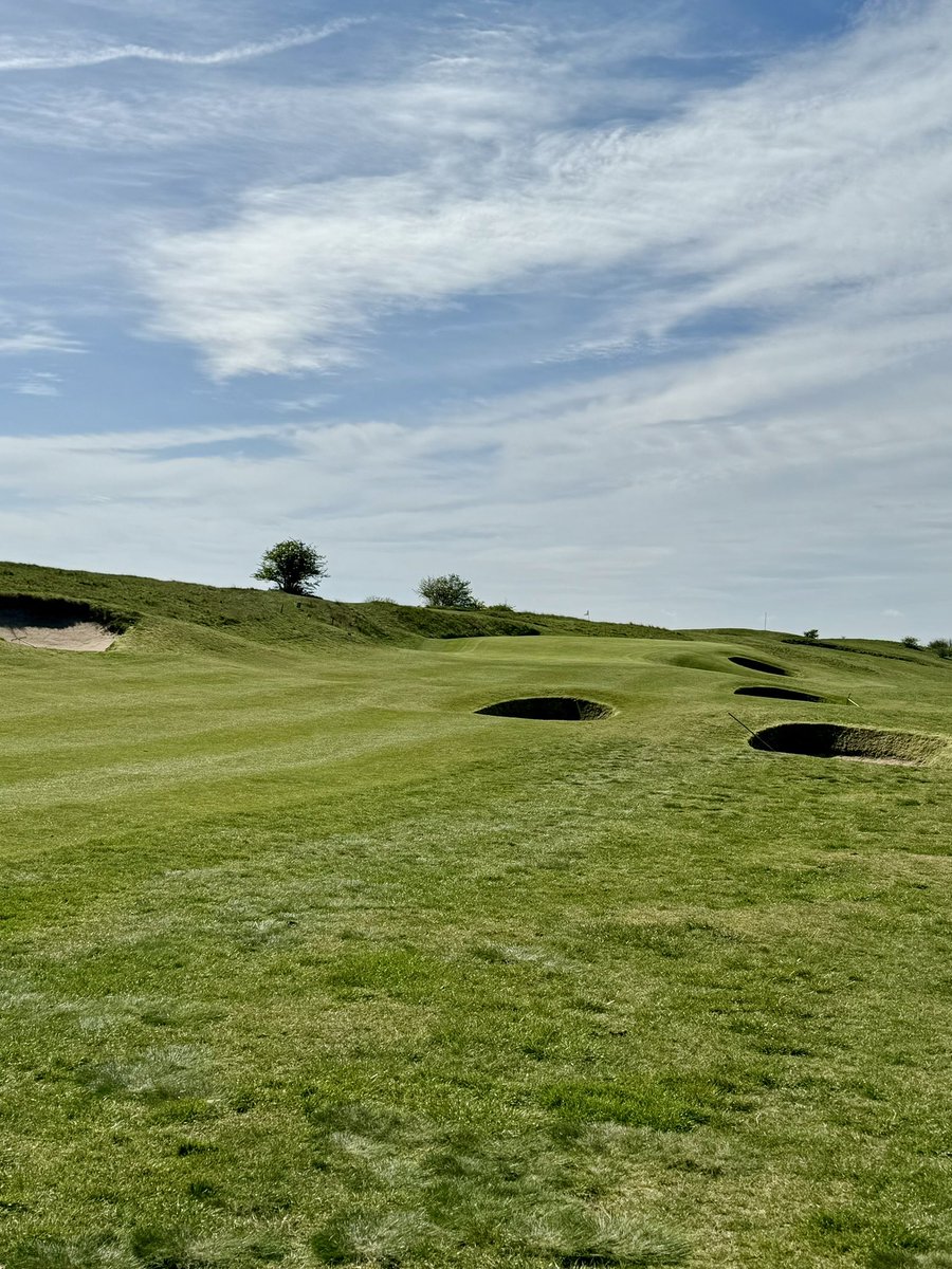 My take away from our short notice round at Seacroft today is just how strong the Top100 golf courses in England list is. Seacroft is No.68 @top100golf and it is absolutely resplendent. #golftwitter