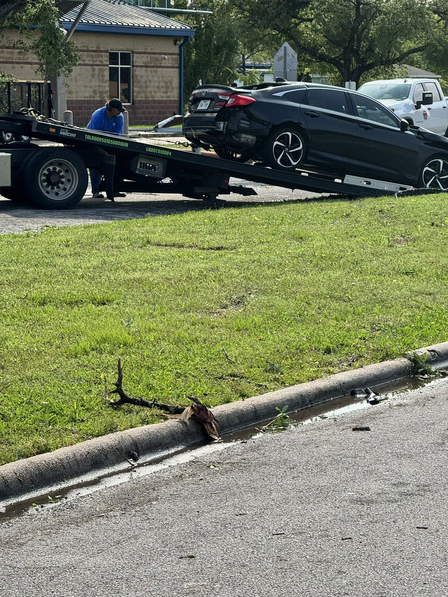 We're on the ground in Port Arthur, lending a hand after the tornado. Please, everyone, stay safe and steer clear of downed power lines. We're doing our utmost to help rebuild our community faster and stronger than before. Our thoughts are with everyone impacted.#txlege