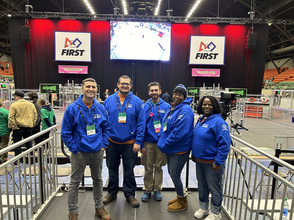 🤖 Make way for robots! We ❤️ watching this year's @NEFIRST teams put their #STEM skills to the test as their builds battled it out at @TheBigEFair. Congrats to our Distribution Automation Specialist Dave Morin, a #NEFIRST mentor, and his MAX team for winning the Impact Award.