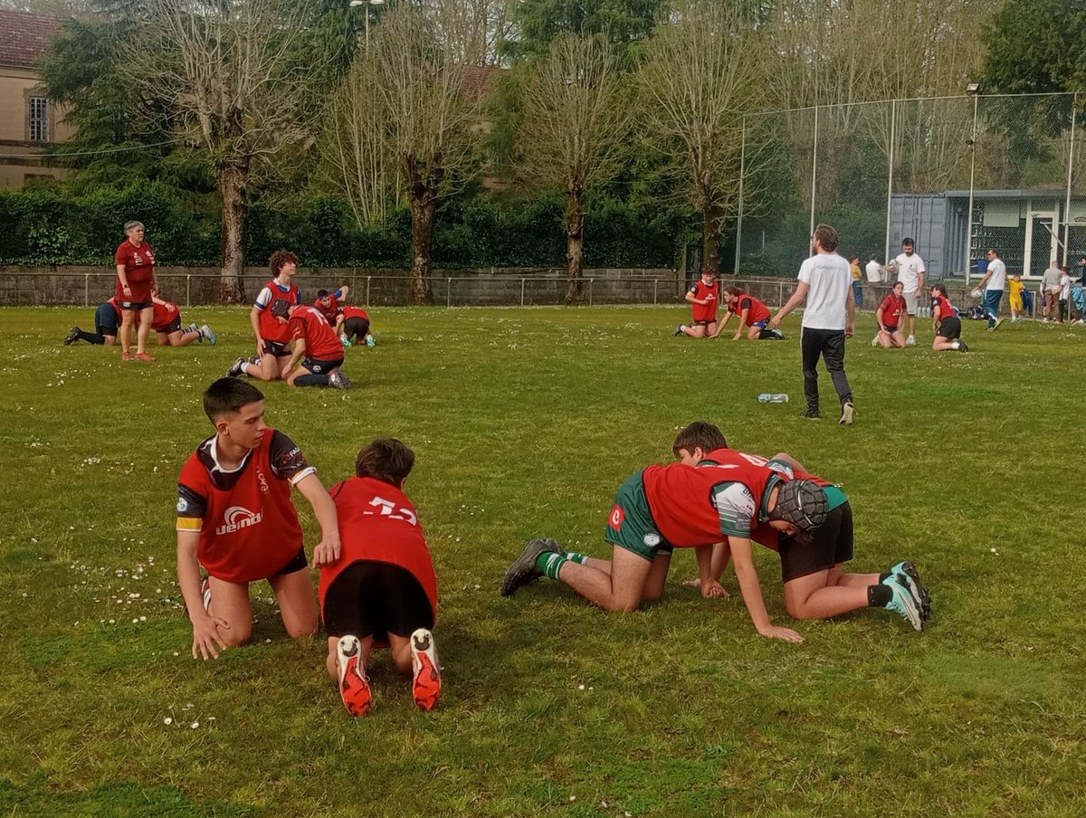 RugbyGalicia's tweet photo. 📷 Derradeiro adestramento da @RugbyGalicia M14 Mixta antes da final do #CESAXV 2a división de este domingo en Acea da Ma Vs @rugbyasturias
👌Gracias o Concello de Conxo pola acollida https://t.co/nkr3NZzHsL