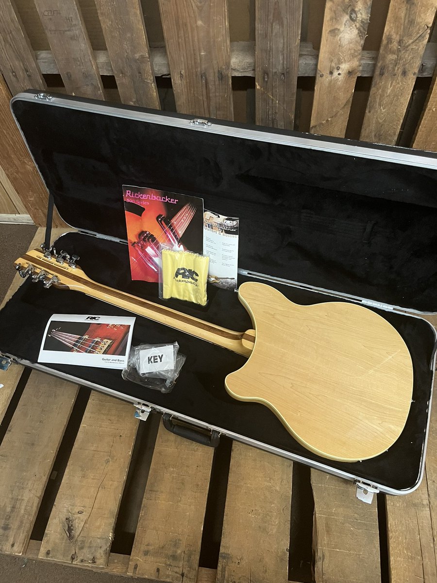 TheMusicStoreSC's tweet photo. Pre-Owned Rickenbacker 360/12 https://t.co/IXQK2DZWEo