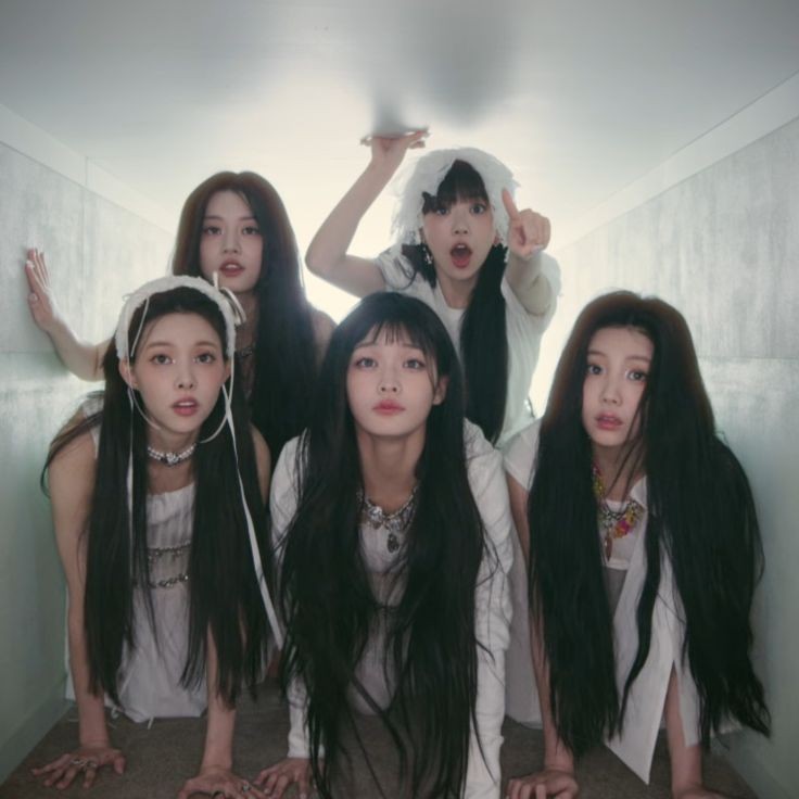 ILLIT_Chart's tweet photo. ‘Magnetic’ @ILLIT_official ㅡ K-Charts 🇰🇷 04AM

#1. iChart Real-Time (+1) *re-peak*
#1. MelOn Top100 (=)
#1. Genie Real-Time (=)
#1. Bugs Real-Time (=)
#1. FLO 24H (=)
#1. MelOn Daily (=)
#1. Bugs Daily (=)
#2. iChart Weekly (=)
#2. YouTube Music
#3. Genie Daily

#ILLIT #아일릿 https://t.co/MSvCfcgArw