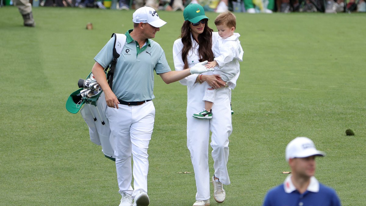 Un momento inolvidable para la familia Grillo. 💚 Primera vez como papá en el concurso de Par 3 en #theMasters para @GrilloEmiliano.