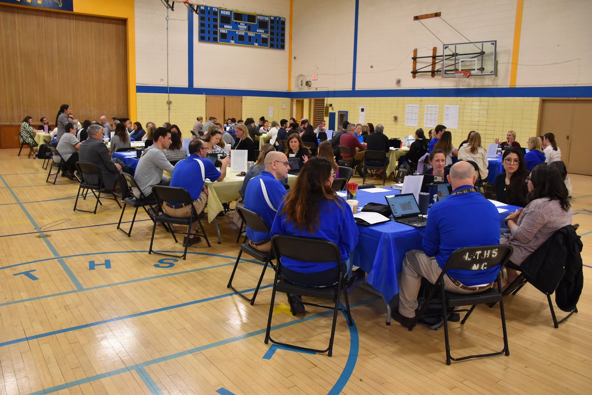 This morning’s @LTHS_D204 Instructional Sharing Symposium was another reminder of how amazing our teachers are. Collaborating, challenging, sharing knowledge & experiences, and supporting each other! #WeAreLT