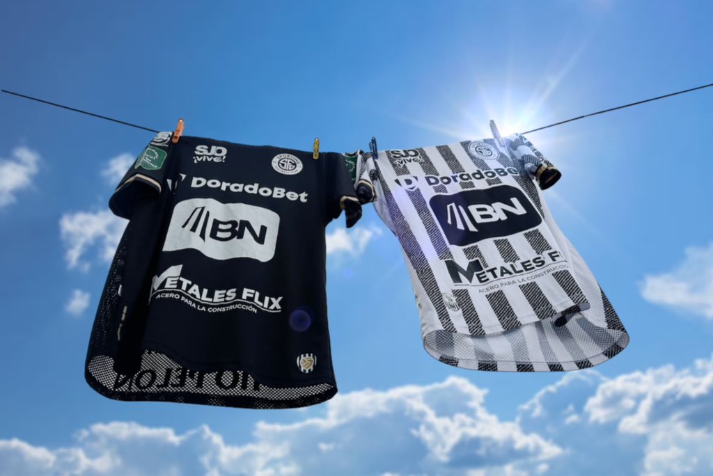 Limpios en la cancha gracias a Acibril (Y no hablamos solo de nuestros uniformes) 🤍🖤 
¡Día del juego limpio!

#SomosSporting #SomosPuraVida