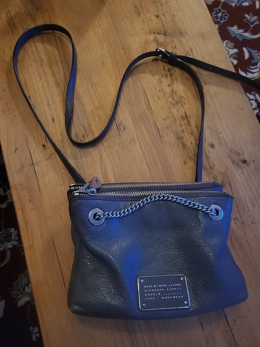 Marc by Marc Jacobs.

We're selling this on  eBay for a tenner.

DM for link.

#handbags
#marcjacobs