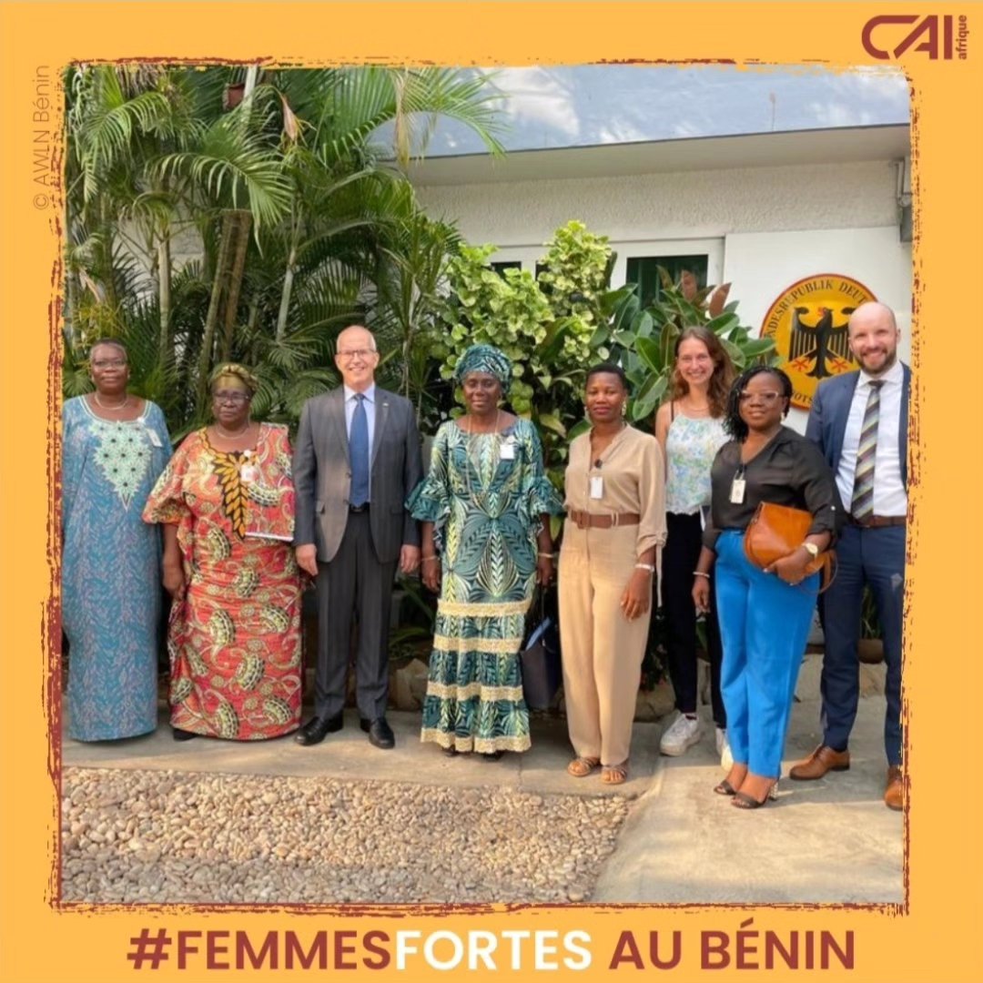 🎖️Nous avons le plaisir d'annoncer que Mme Huguette Akplogan Dossa, Présidente de @awlnbenin a été honorée en tant que Femme Forte par l'Ambassade de l'Allemagne au Bénin #Félicitations pour cette distinction bien méritée! #AWLNBenin #femmesfortesaubenin