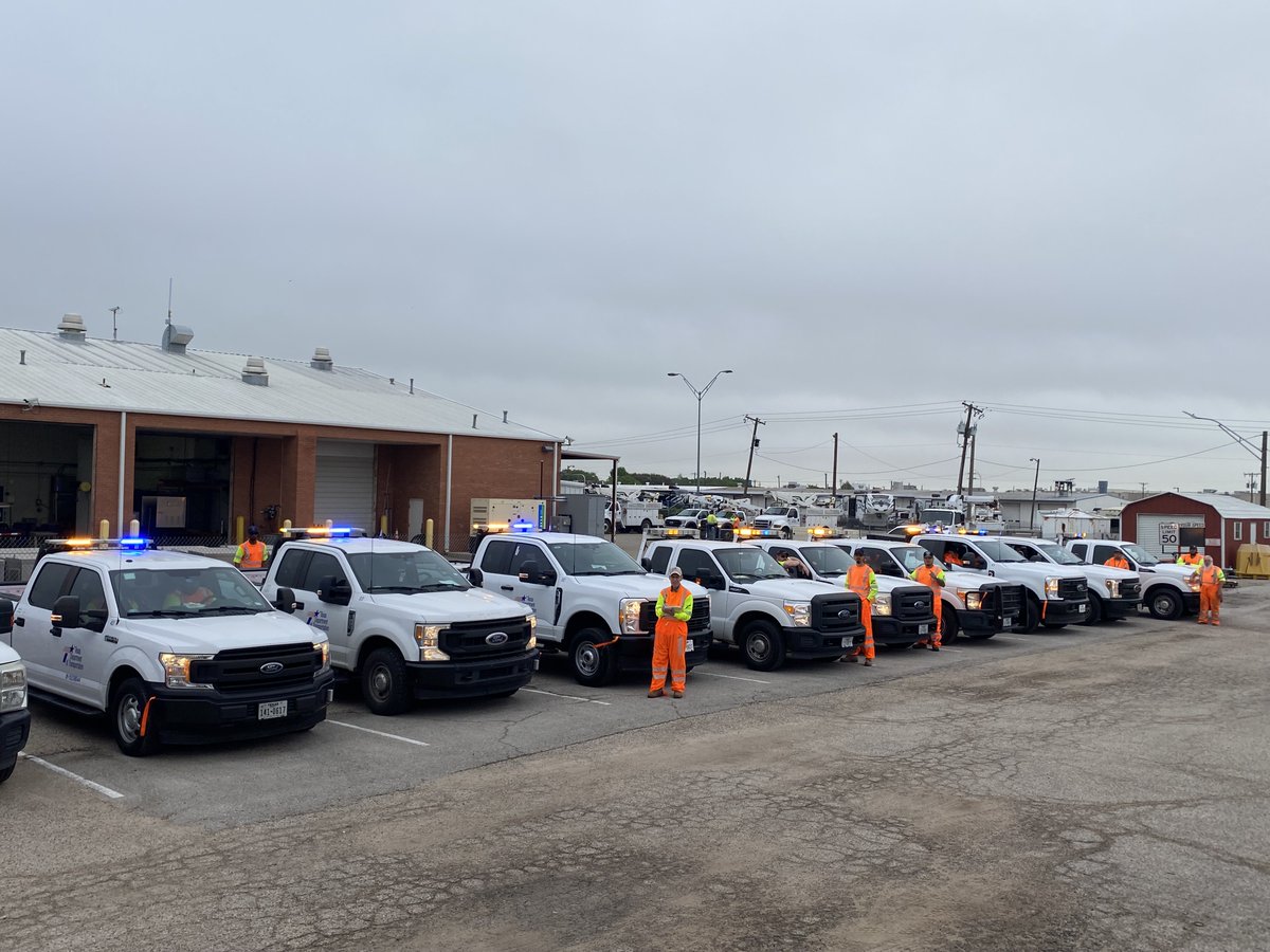 TxDOT's tweet image. Preparation was the name of the game for the total eclipse in Texas. Thanks to our crews out in force, drivers making plans ahead of time and cloudy skies, traffic impacts were mitigated. Learn more about TxDOT’s response to the #Eclipse24: ow.ly/728T50RcCQT #TxDOTNewsroom