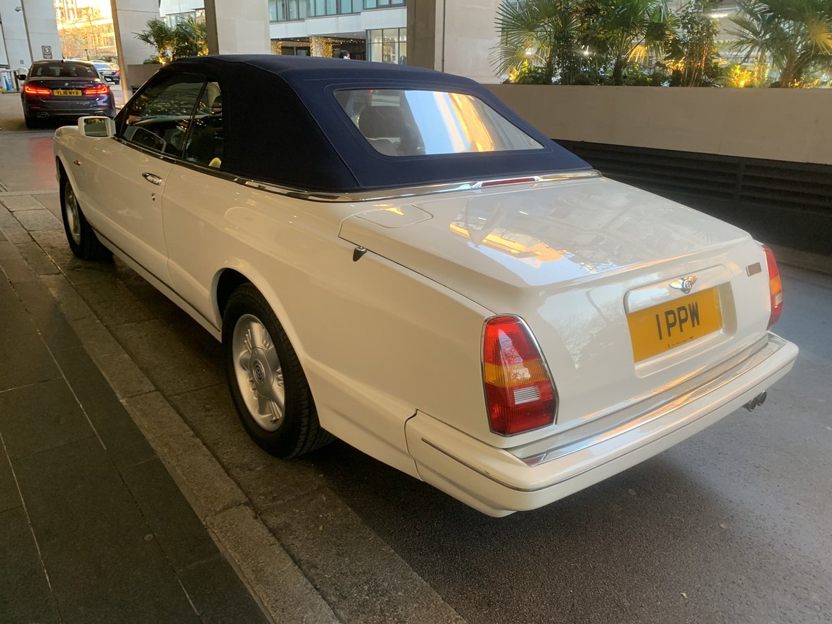 @hjwakerley @thecarcochelsea The owner of this Bentley Val D’Isere (Already pictured in this thread) has for the last few years stayed at the Intercontinetal Hotel,Park Lane over the Christmas/New year period. The Val D’Isere is often parked with a 1998 Bentley Azure .