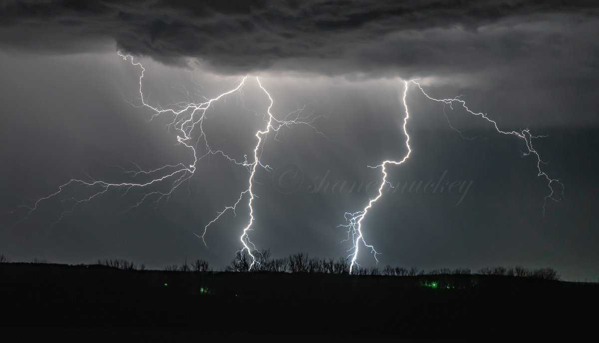 Few shots from Last nights Epic New York State Lightning Storm. I'm 55 years old and it was the best April lightning display I have ever seen in upstate Ny during April. @JimTeskeNC9 @PeteWeatherBeat @StormHour