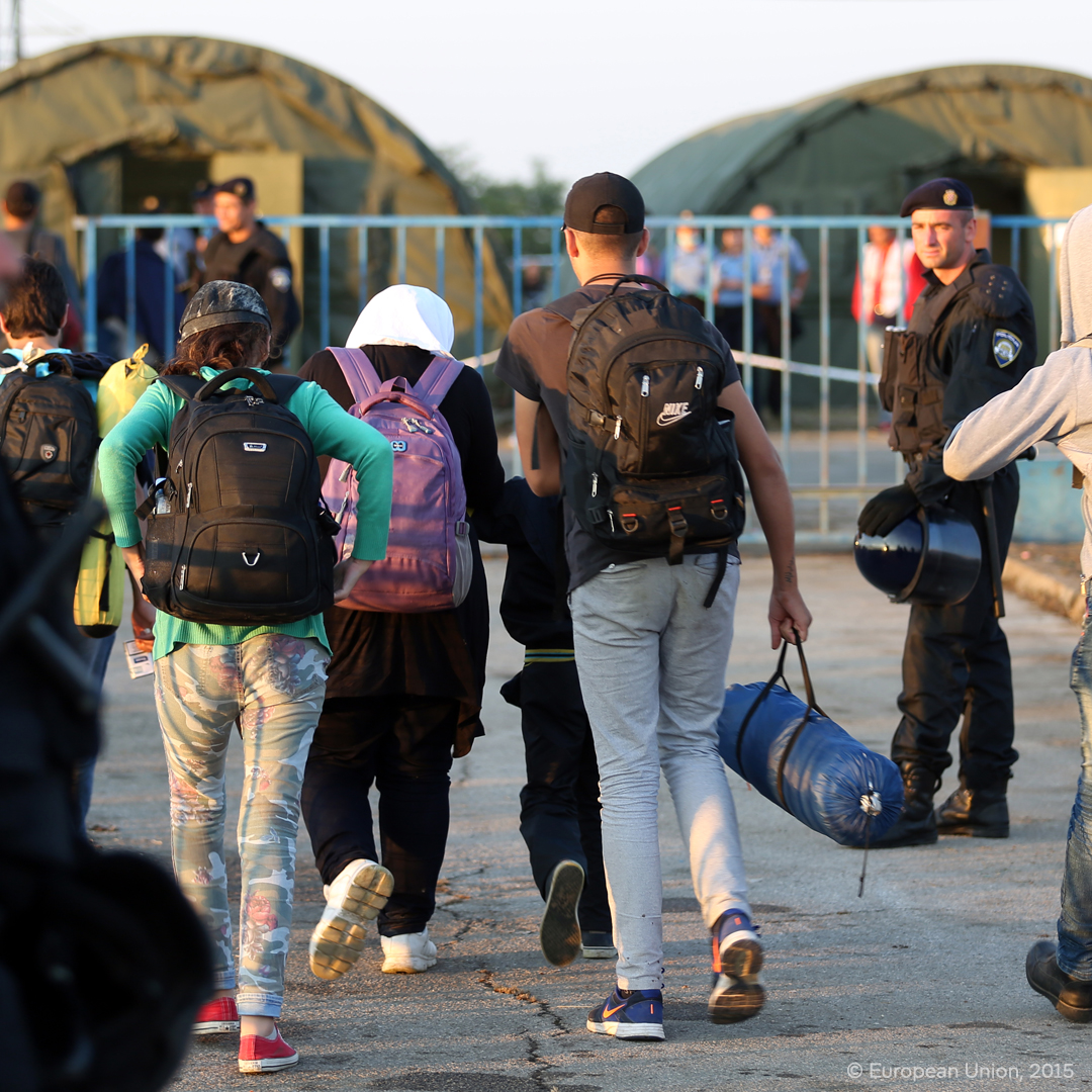 EP_Justice's tweet photo. 💥MEPs have adopted the landmark Migration &amp; Asylum Pact💥

-Quicker asylum claims processing
-Screening on arrival incl. health &amp; security checks
-Solidarity in 🇪🇺 w/ flexibility: relocations or financial/alternative support
-Response to crises; voluntary resettlement scheme
1/3 https://t.co/f6in47nZmZ