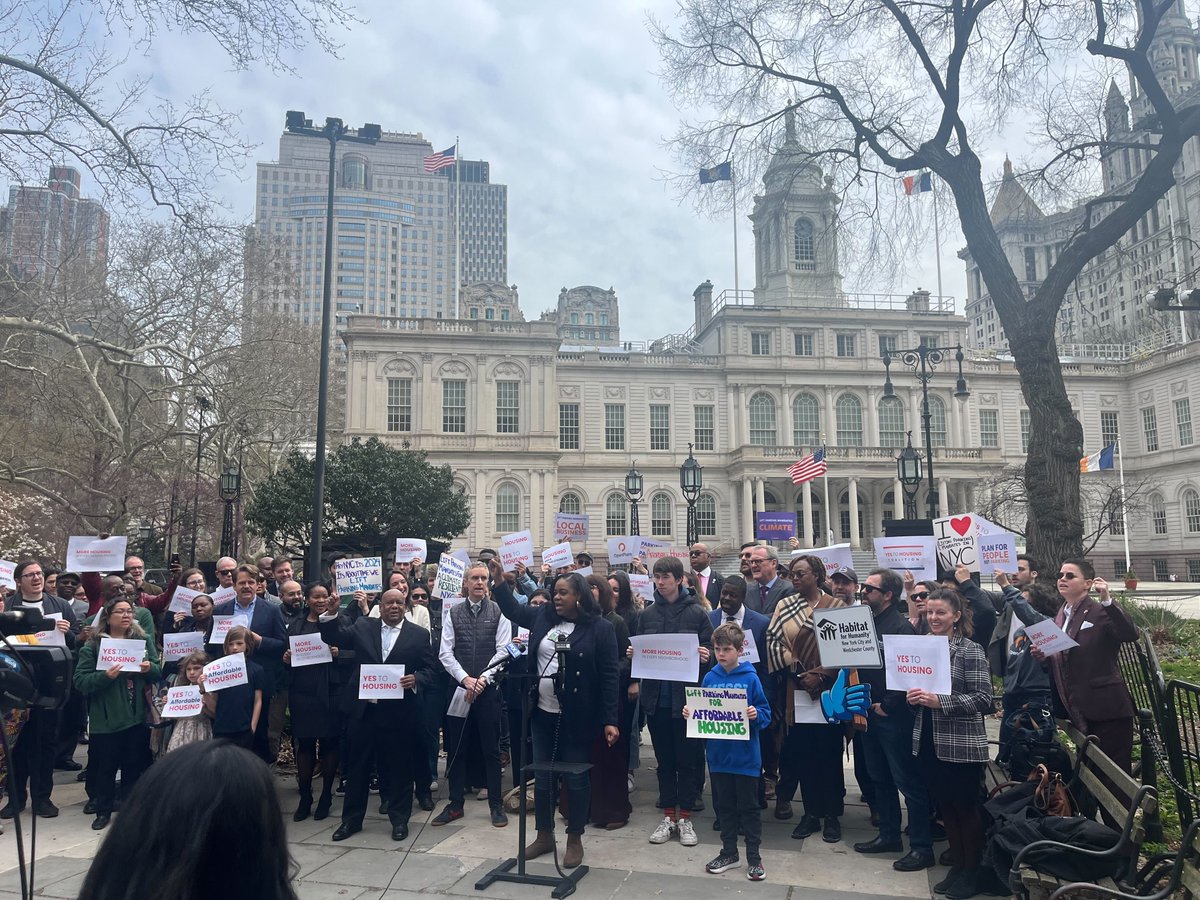 What’s a better use of space: car parking or homes? Parking mandates impede affordable housing development, increase construction costs, and bring up rents. We were proud to join 100+ organizations to say yes to housing this morning!
