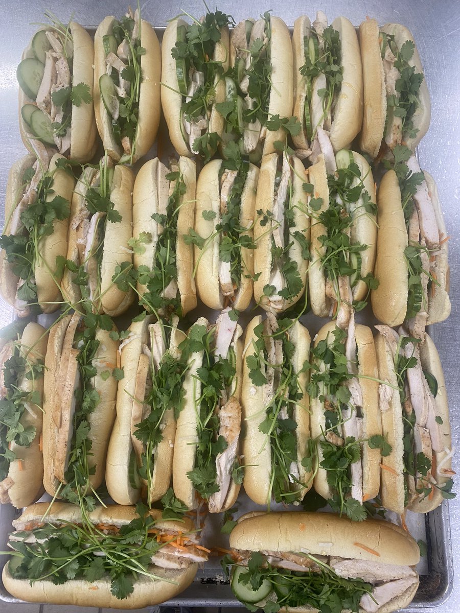 ChefJasonHughes's tweet photo. Chicken Bahn Mi today #schoolfood https://t.co/5TWrSENYQ8