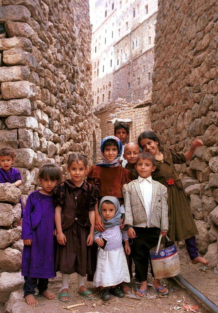 Bir Allah dostu çocuklara bayram harçlığı verirken şöyle dua buyururmuş ;

'Cebinde çok olsun
Gönlünde yok olsun'