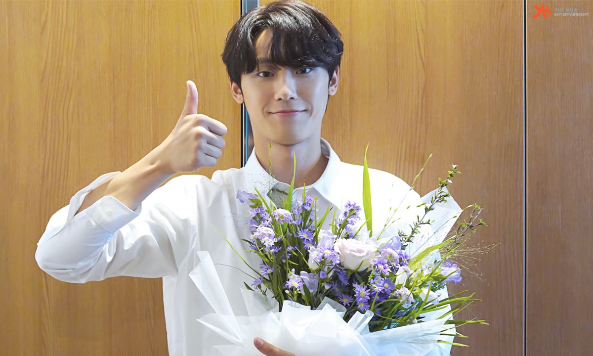 0411dh's tweet photo. 오늘 하루 쩰루 행복하게 보내🦊🎉🎂💙 https://t.co/aoh1Wf4a9P