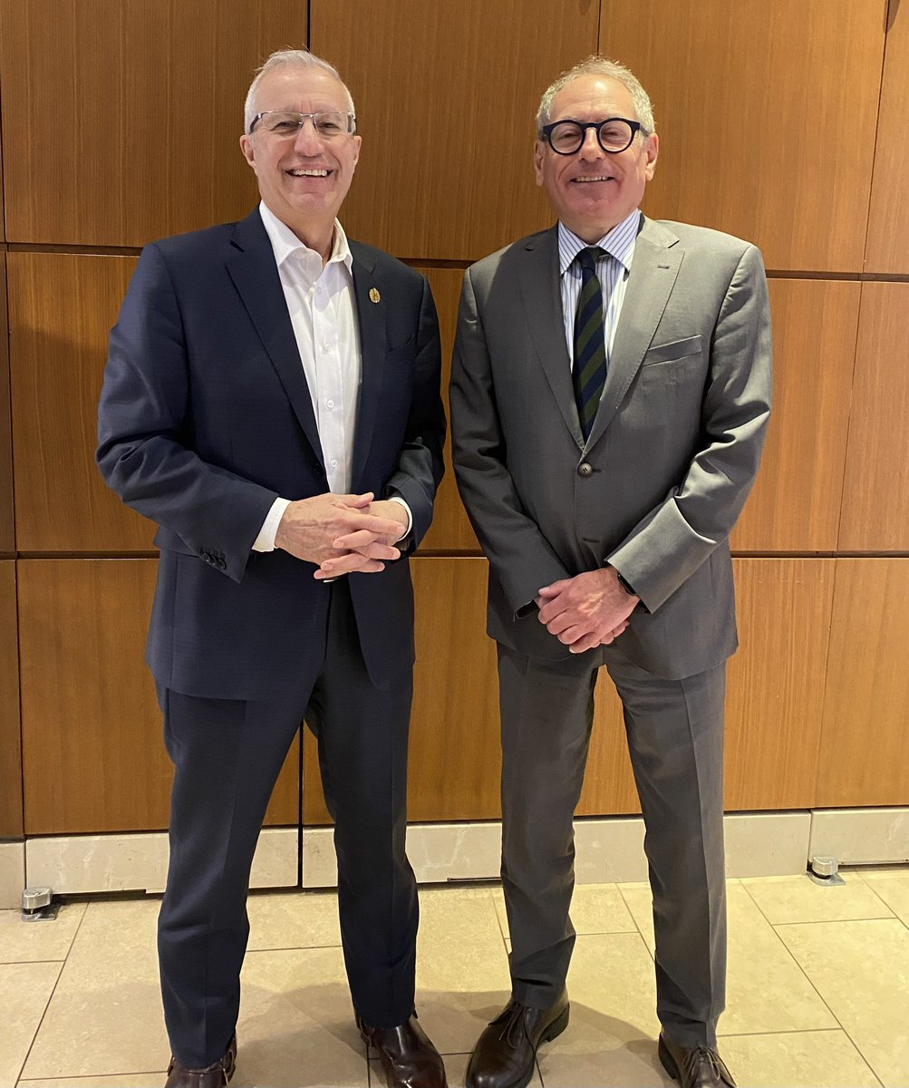 Productive morning meeting with the President and CEO of @TorontoRBOT, @gilesgherson. Great to get an update on their work connecting #Ontario businesses with the right partners, tools and resources to grow and succeed in our competitive business environment.