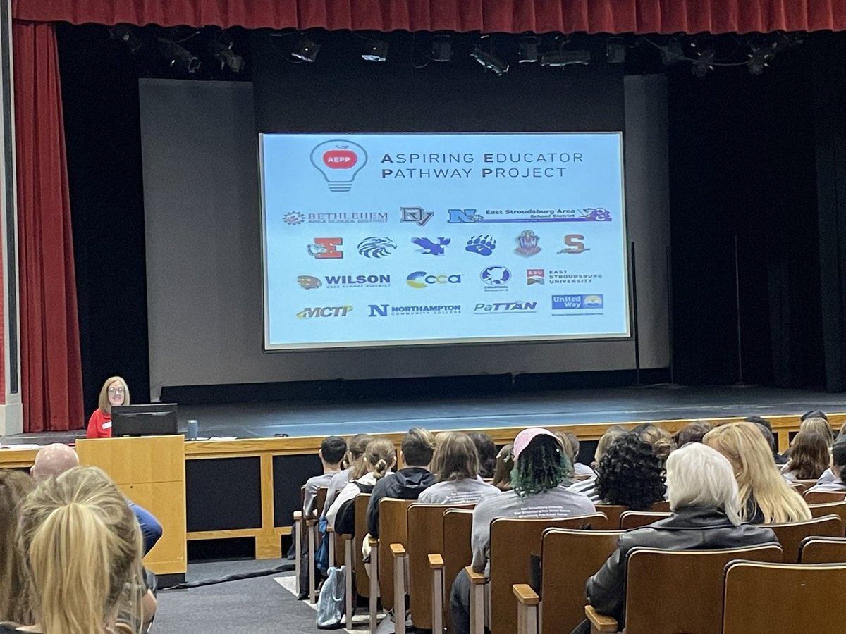 NASD712Director's tweet photo. Attending @ESUCollegeofEd AEPP EduFutureFest‼️ Collaborating with many other districts/organizations to grow future educators‼️ #AEPP https://t.co/rId3XOpqo4