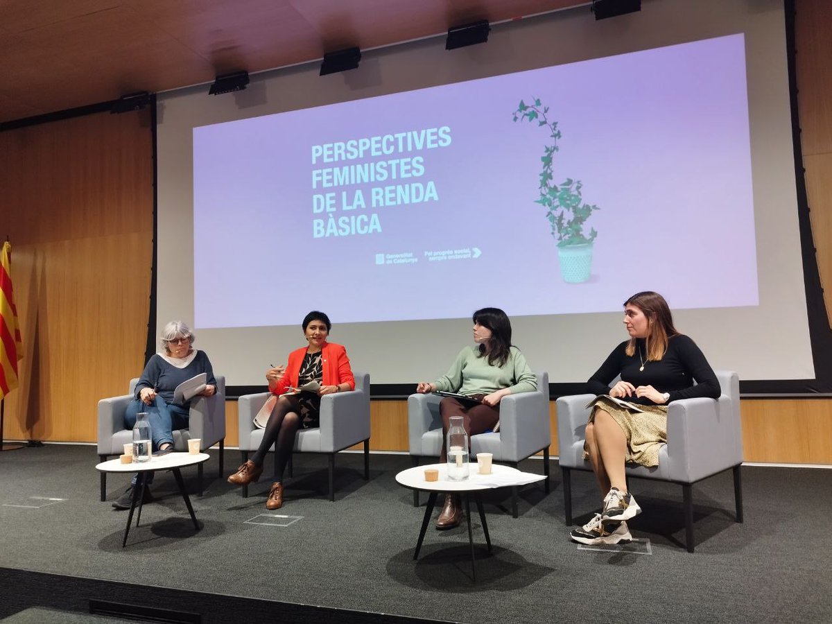 Avui hem participat a la jornada 'Perspectives feministes de la renda bàsica', organitzada per l'Oficina del Pla Pilot per Implementar la #rendabàsicauniversal. Hem abordat els reptes i oportunitats de la #RBU per a les dones a Catalunya.