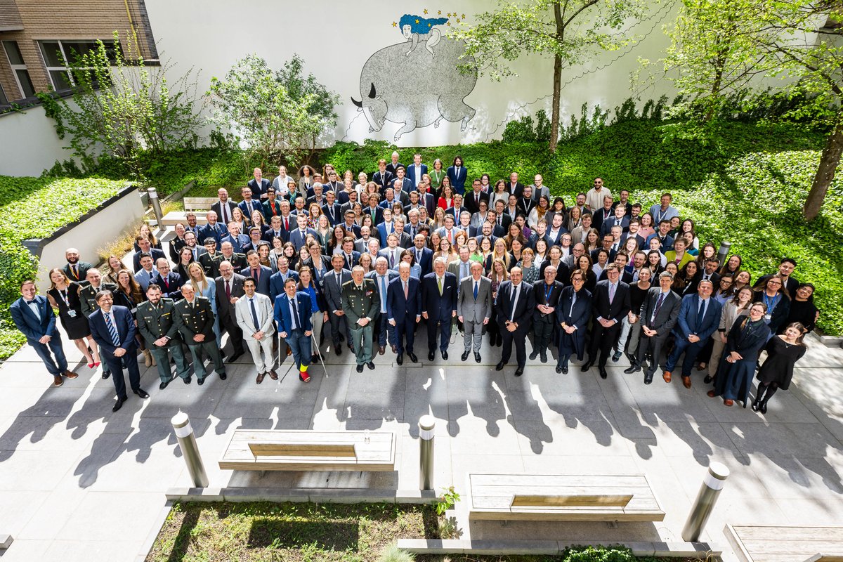 👀 Look! His Majesty the King visited our Permanent Representation today and the sun too 😍😎!

#EU2024BE