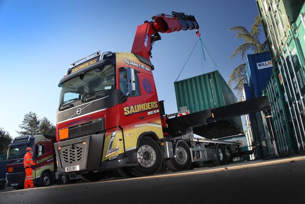 It’s often said that the best way to be successful in transport is by finding a specialist sector in which to operate. This is exactly what happened when B.R.Saunders acquired its first truck with a crane on it nearly 25 years ago. We take a closer look in the current issue of CM
