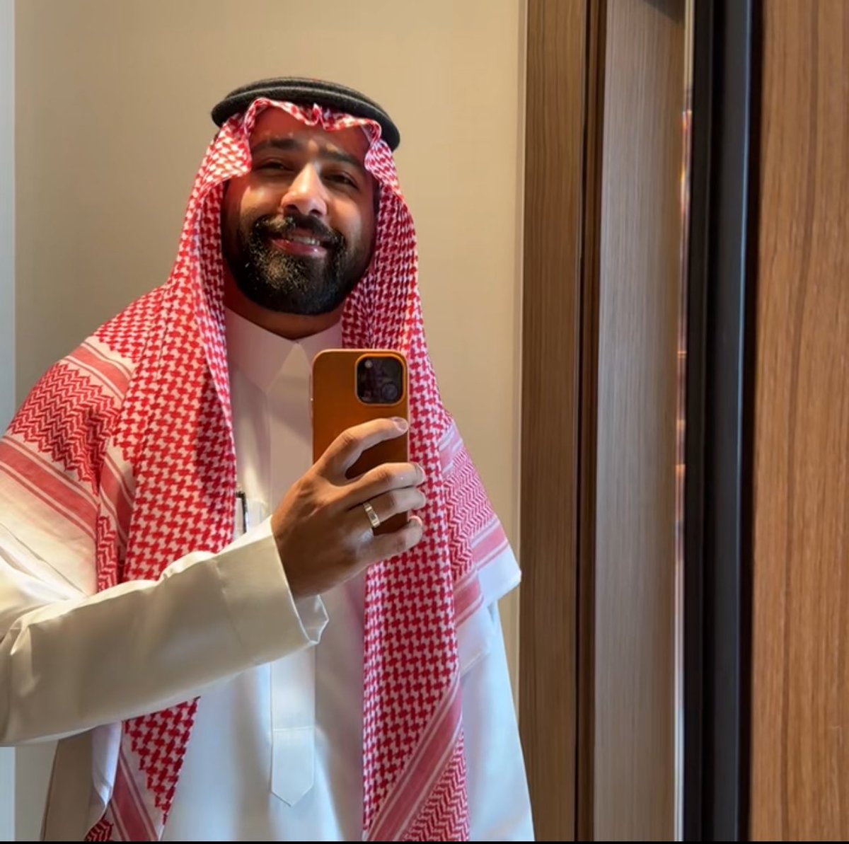 mobrg96's tweet photo. عاد عيدكم وكل عام وأنتم بخير♥️ https://t.co/pK7UURnA6x
