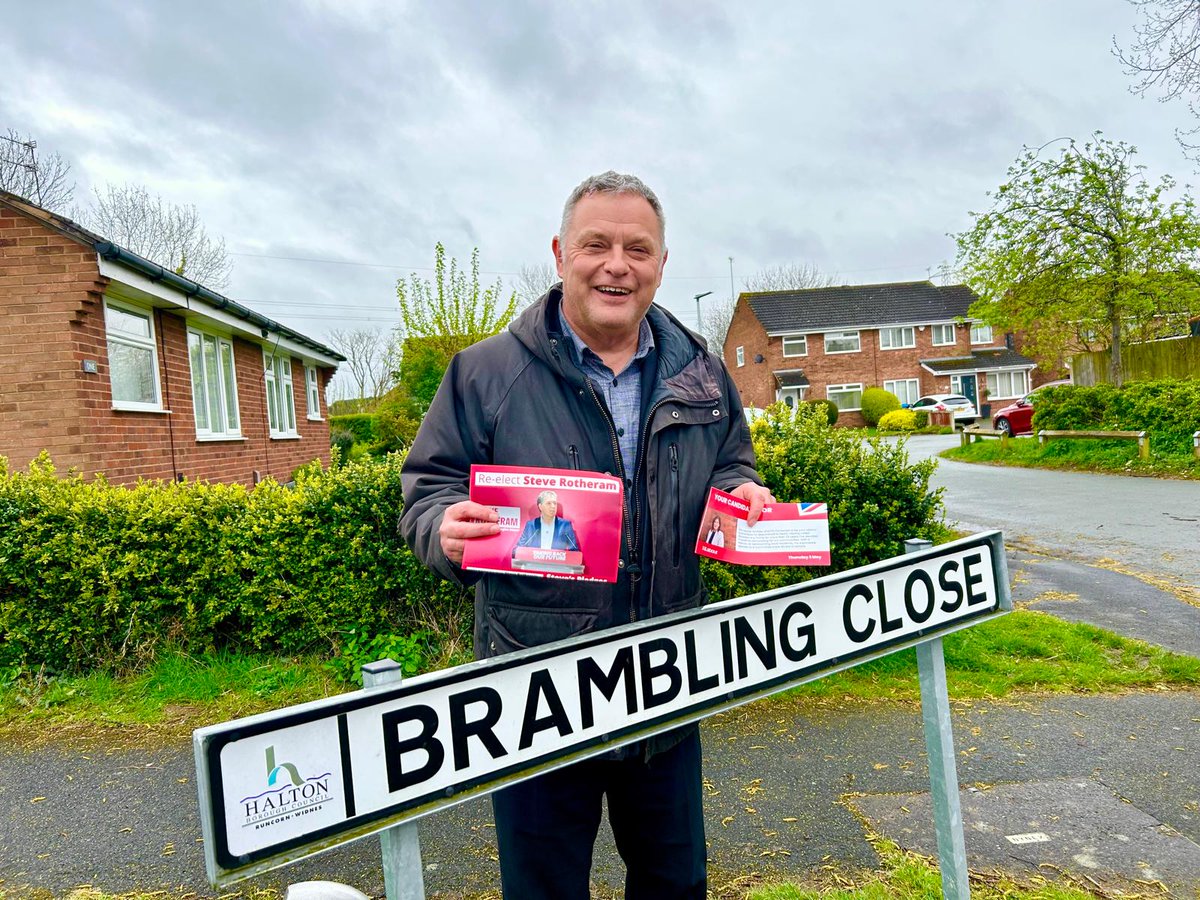 Out and about in Beechwood,#Runcorn today campaigning for team @UKLabour - Louise Whitely, our local council candidate, to re- elect @MetroMayorSteve for LCR and elect @danpricelab for the Police and Crime Commissioner for Cheshire. Vote @UKLabour Thursday May 2nd.