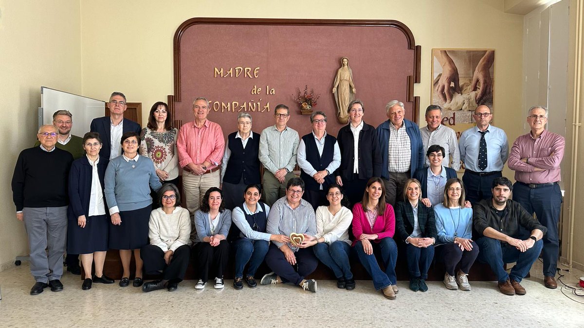 Los cuatro equipos de titularidad de España, reunidos en Madrid. Enseñándonos unos a otros a acompañar y a orientar.