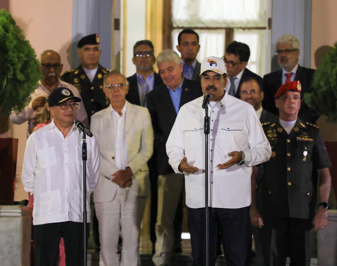 ¡Hermandad histórica! Mi C/J @nicolasmaduro lideró una importante reunión junto al Pdte. de Colombia, @gustavopetrourrego, donde se profundizó en el mapa de cooperación para el desarrollo conjunto de nuestros pueblos, se ratificó el compromiso con la paz y el respeto mutuo.…