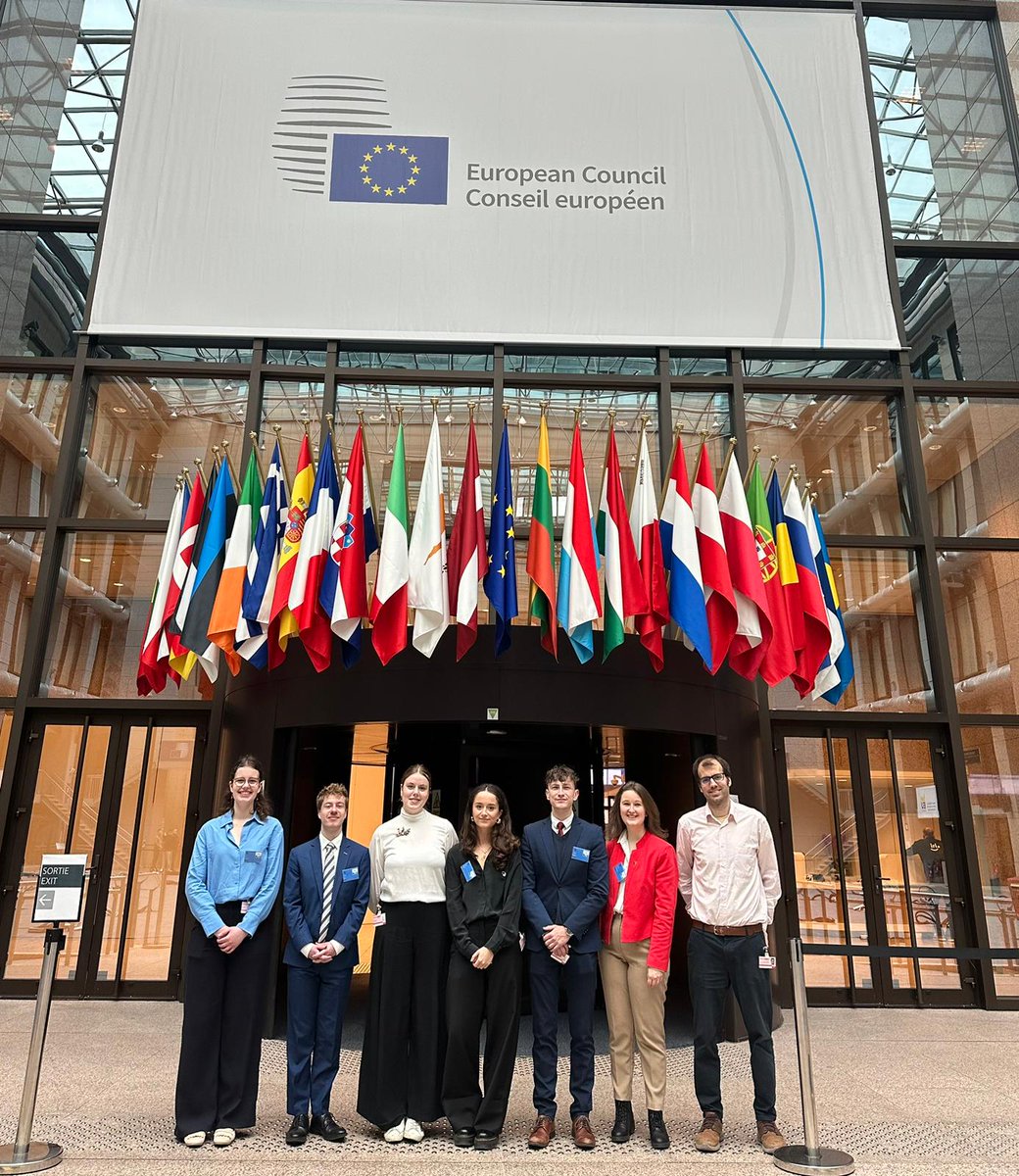Proud of our student Tanguy ROIG who participated this week, with five other talented students, in the #ConSIMium, a Council simulation experience. The 🇧🇪 team was coordinated by @AlvaroOleart from the ULB. Well done! 👏
