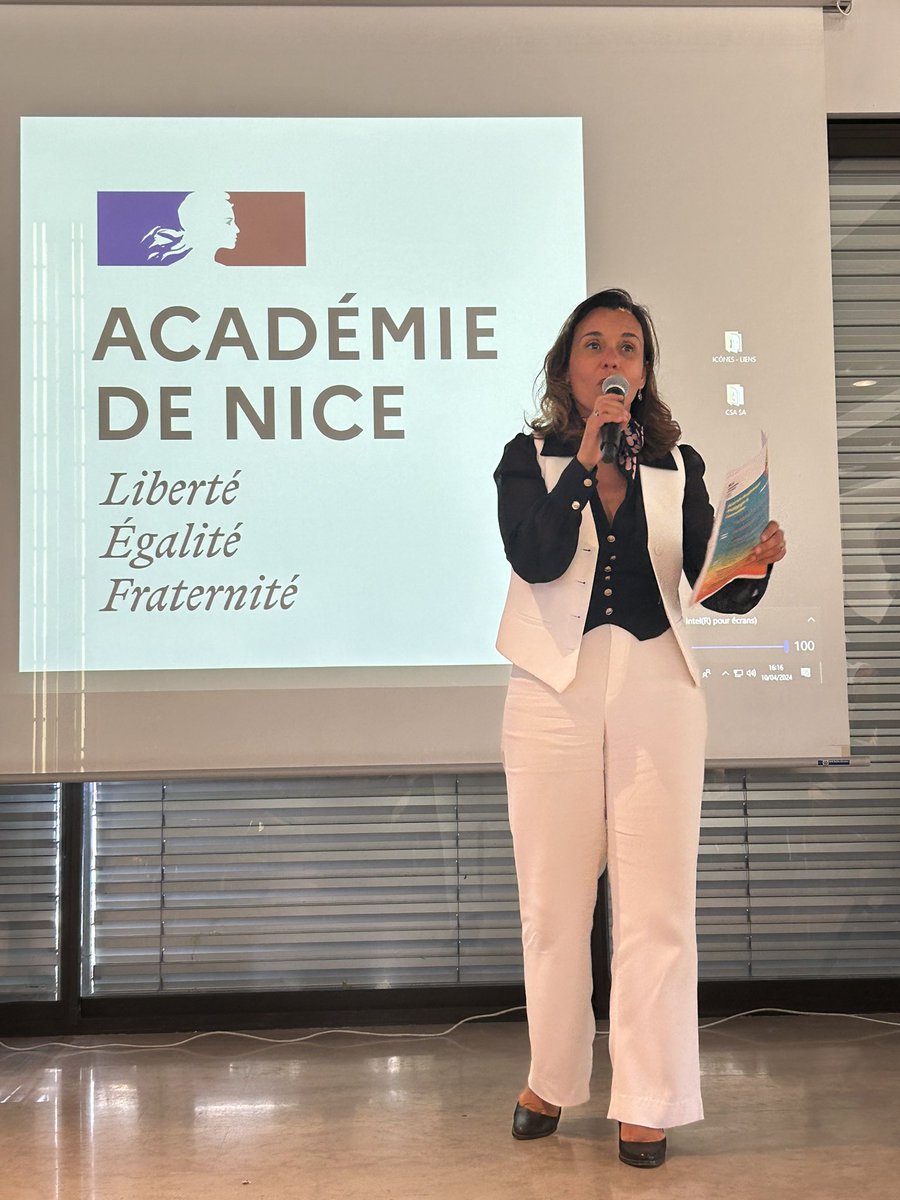 #JAPI2024 
C’est l’heure des remises des trophées réalisés par <a href="/EscoffierLp/">LP A.Escoffier</a> 
remis par Mme la rectrice <a href="/NatachaChicot/">Natacha Chicot</a>, <a href="/FranckBrillet/">Franck Brillet</a> <a href="/chiardola/">Nancy Chiardola</a> , Mme Mattei-Battesti, 
Quelle belle journée ! Des rencontres fructueuses en enrichissantes. 
🙏 à tous les collègues et aux élèves.