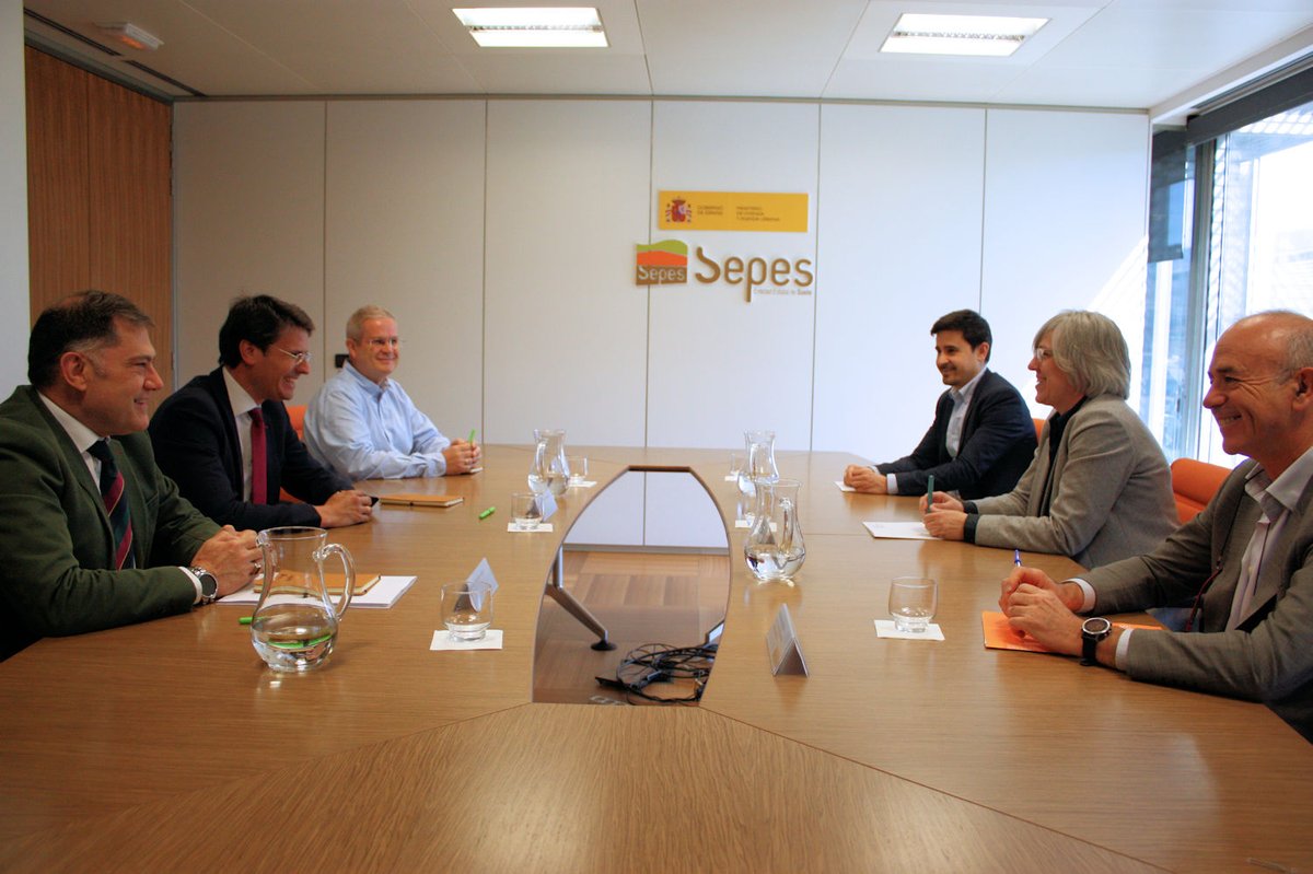 🎯 @Sepes trabaja en generar vivienda asequible y actividad económica por todo el territorio español. Por ello, @leireis se ha reunido con José Ángel Alfonso Hernández, alcalde de @AytMolinaSegura, para analizar las posibilidades de desarrollo industrial del municipio.