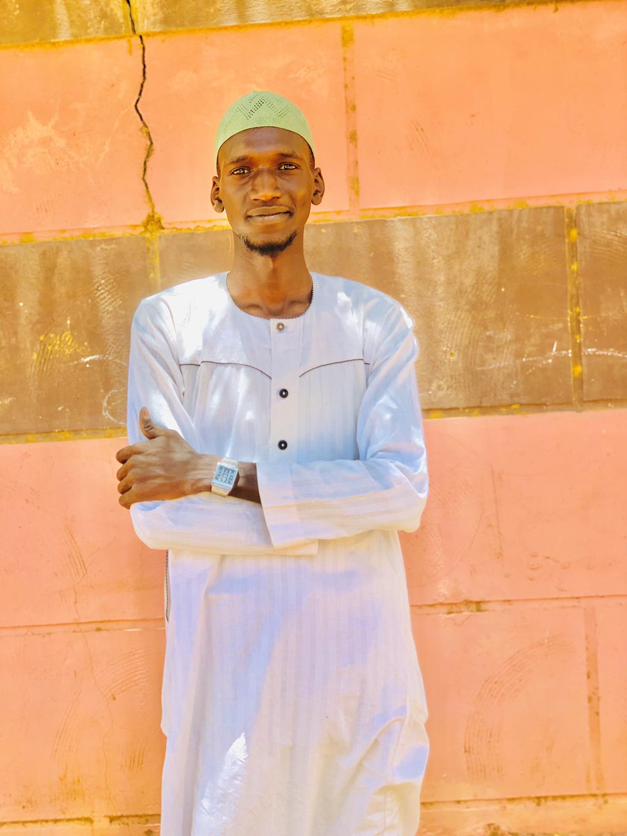 كل عام وانتو بخير ناسي وجلاسي 😎🖤