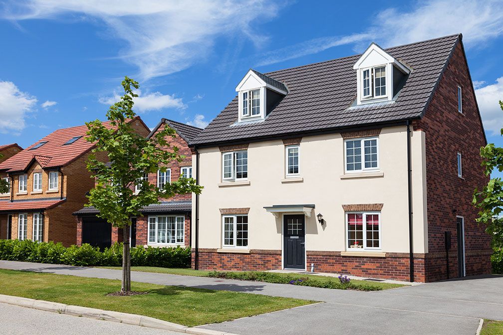 Houses price fall for the first time in 6 months 🏡 👀 buff.ly/3UjyHDr #buyingahouse #sellingahouse #residentialproperty #firstimebuyeruk #conveyancing #conveyancingsolicitor