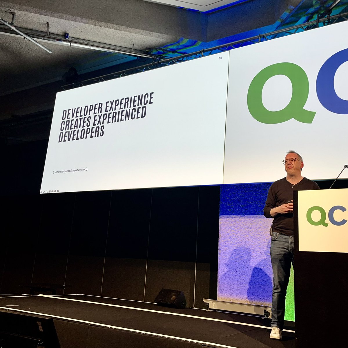 @andyburgin Developer Experience Creates Experienced Developers 🙌 #QConLondon