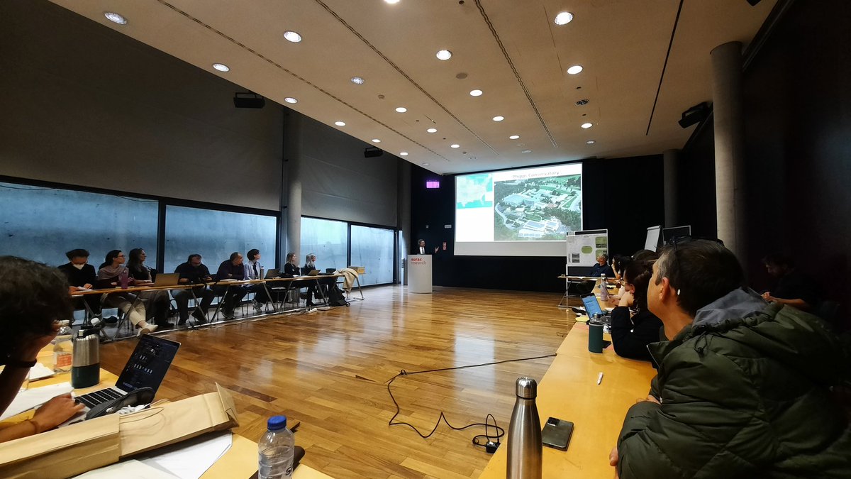 Live from @EURAC @EURACrenewables #JUSTNature general meeting #Bolzano #Bozen #SouthTyrol enjoying @PhippsNews CEO Richard Piacentini talk on #biophilicdesign #urbangardens #nbs #naturebasedsolutions a talk organised w/ @LFEurope @livingbuilding