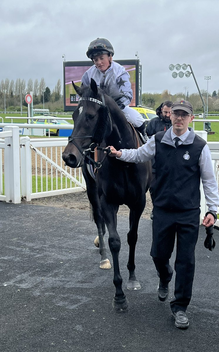 💥WINNER💥 Con Te Partiro makes it three on the bounce @wolvesraces under a class ride from @holliedoyle7 for owner breeder @pcunningham266 well done to all the team @rebelracing2016 #winners #hattrick #contepartiro #team #teamwork #boom #horsesinform