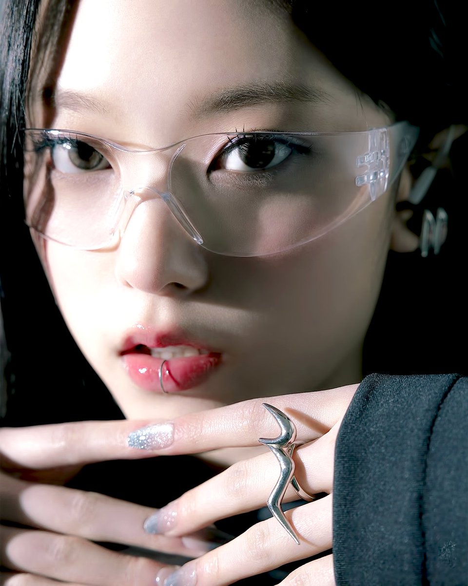 lovesdotcom's tweet image. #해린