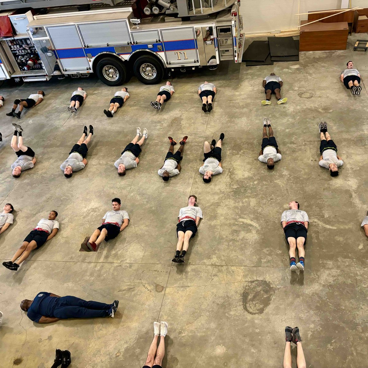 MSFireAcademy's tweet photo. Nothing like a joint PT session with #Class208 &amp; #Class209! #MSFA https://t.co/W5M2X2Wpe9