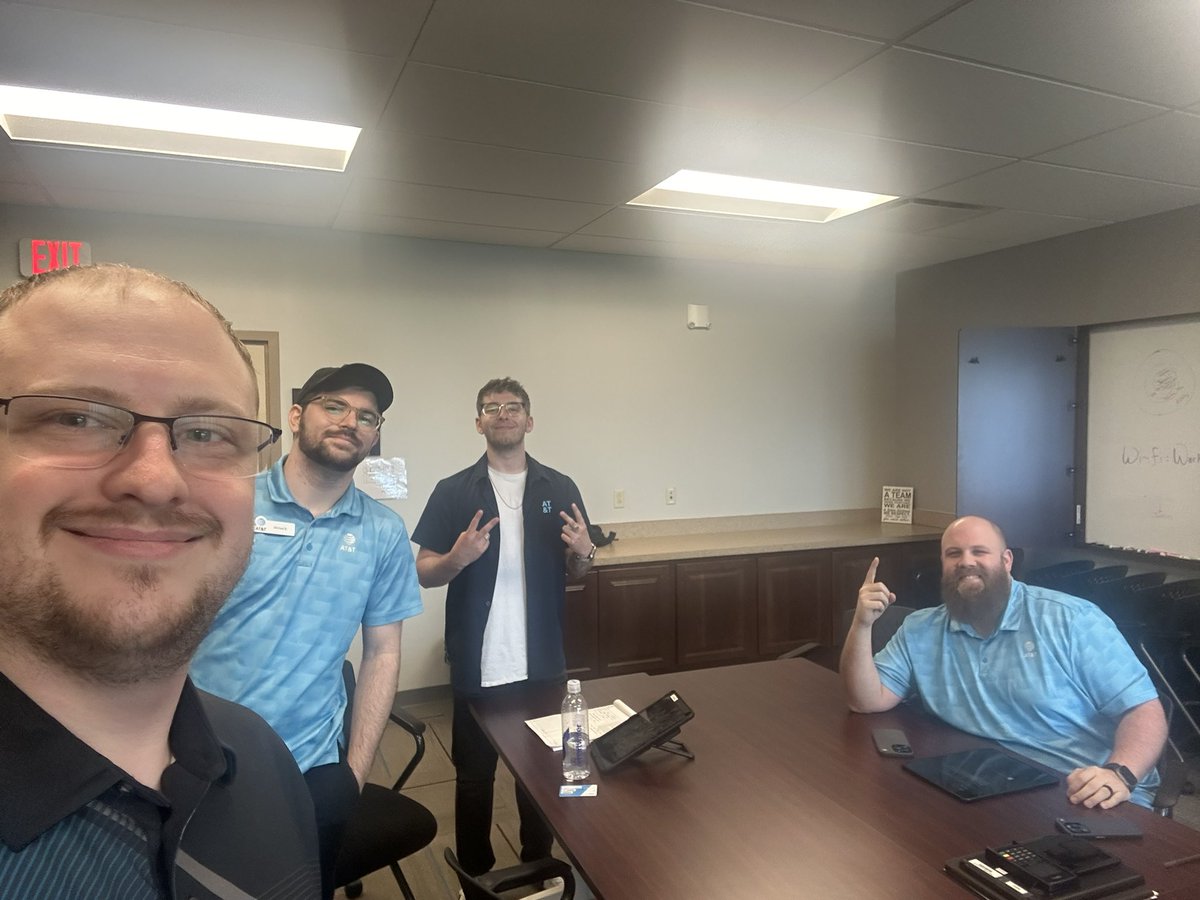What a day Monday with the teams from Van Voorhis and Monroeville onsite helping people connect <a href="/mikelindseywv/">Mike Lindsey</a> <a href="/Matt__Rash/">Matt Rash</a> <a href="/MikeSBurgess_/">Michael</a> <a href="/DomDavis_/">Dom Davis</a> #FIRE