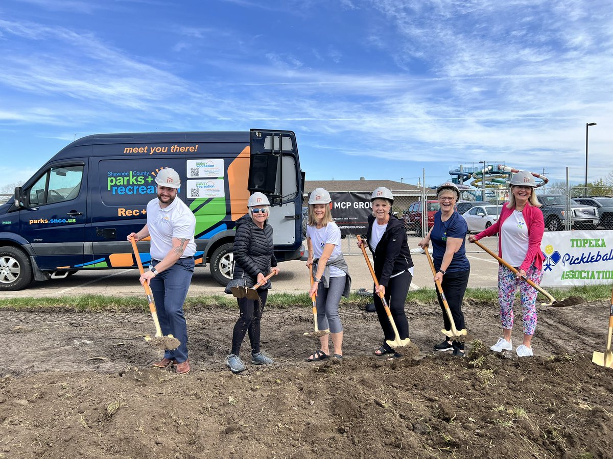 DerikFler's tweet photo. Breaking ground this morning on Family Park! Right next to the Midwest Health Aquatic Center, off 21st & Urish, this will be a destination park for families and folks of all ages to enjoy. Plus - PICKLEBALL!! #ParksAndRec #SNCO https://t.co/ssqvI3yUSE