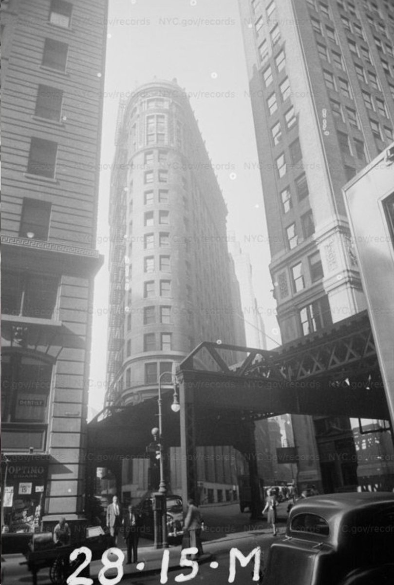 THE BEAVER BUILDING - 80 Beaver Street at Pearl St, view from Wall St c. 1940. Built 1903-04 El is IRT Third Avenue Line. In olden days, bucolic Beaver Creek was here; also street gang THE BEAVER BOYS, with ladies auxillary, THE BEAVERETTES, & youth program, THE LITTLE BEAVERS.