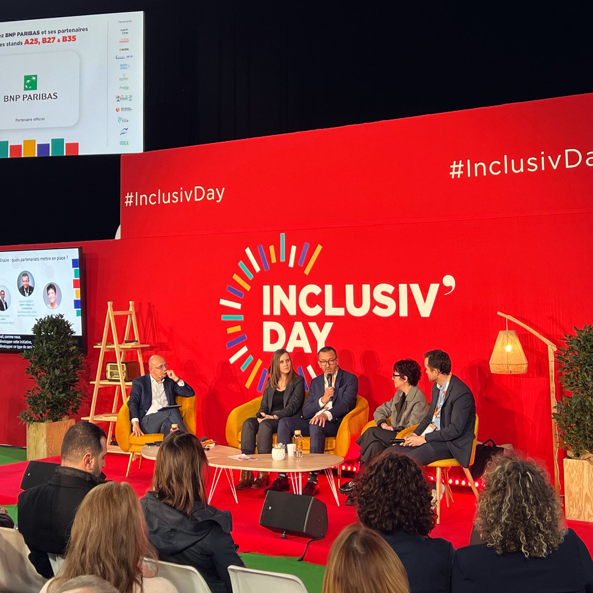 Jean-Rémy Touze, Group Disability Inclusion Officer de @LVMH, nous annonce le démarrage d’un projet inclusif avec Givenchy et Kenzo. L’objectif : intégrer des personnes avec un handicap cognitif avec l’aide de la @Fondation_AMIPI Bernard Vendre #InclusivDay