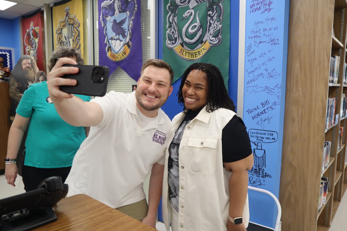 📚✨ Angie Thomas, acclaimed author of 'Nic Blake and the Remarkables,' made magic at Hoffman's! With over 200 signed copies and a special meet and greet, she gave our students memories and inspiration to last a lifetime. Thank you, Ms. Thomas! #MyAldine