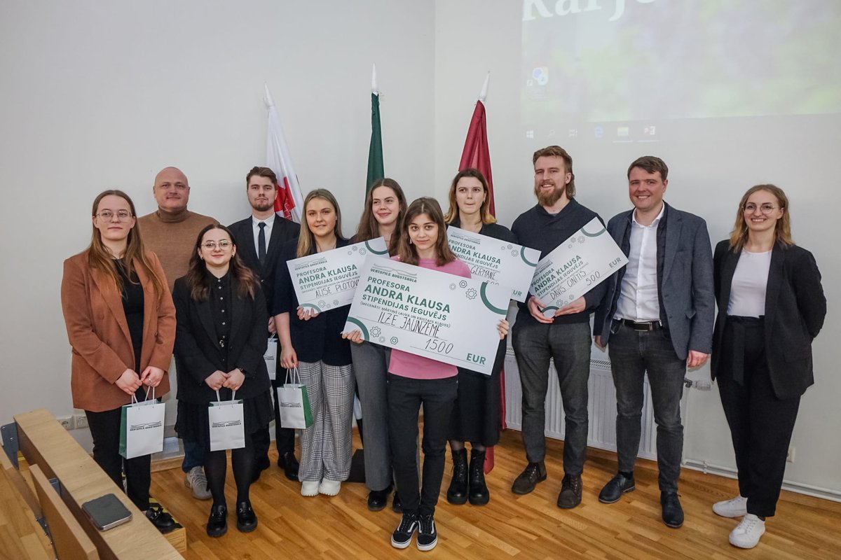 Šie jaunieši tiešām iedvesmo un  liek aizdomāties, ko viņi sasniegs, ja jau šobrīd ir tik tālu tikuši savā attīstībā! Paldies <a href="/MartinsLauva/">Martins Lauva, PhD</a>, ka pirms 10 gadiem iedibināja šo stipendiju <a href="/VpilsAugstskola/">Ventspils Augstskola</a>.